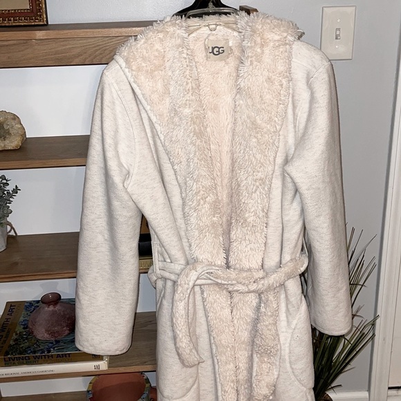 UGG Portola Reversible Dressing Gown - Picture 2 of 4